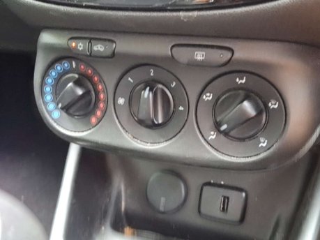 Vauxhall Corsa 1.4 Corsa Design 5dr 19
