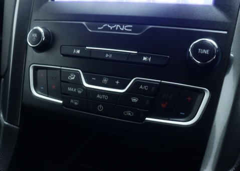 Ford Mondeo 2.0 Mondeo Titanium Edition HEV Auto 5dr 29