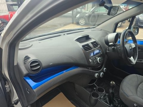Chevrolet Spark LT 7