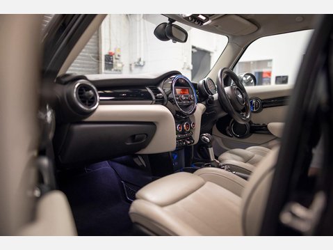 Mini Hatch 2.0 Cooper S Auto Euro 6 (s/s) 5dr 52