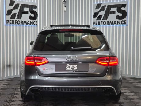 Audi RS4 4.2 FSI V8 Estate 5dr Petrol S Tronic quattro Euro 5 (450 ps) 39