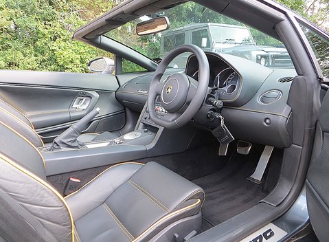 Lamborghini Gallardo LP 560-4 Spyder 11