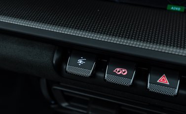 Porsche 911 Targa 4 GTS (992) 26