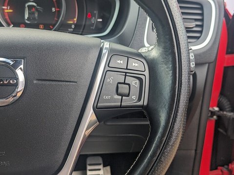 Volvo V40 D2 R-DESIGN PRO 24
