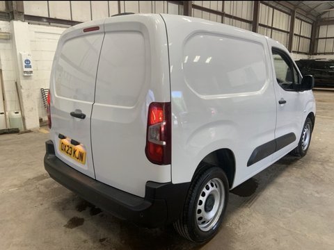 Peugeot Partner BLUEHDI PROFESSIONAL PREMIUM PLUS L1 5