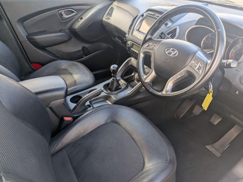Hyundai ix35 2.0 CRDi SE 4WD Euro 5 5dr (Nav) 9