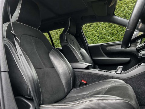 Volvo XC40 2.0 D4 First Edition SUV 5dr Diesel Auto AWD Euro 6 (s/s) (190 ps) 13