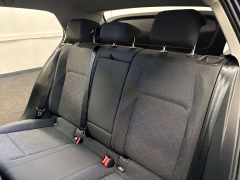 Volkswagen Golf 1.5 Golf Life TSi 5dr 37