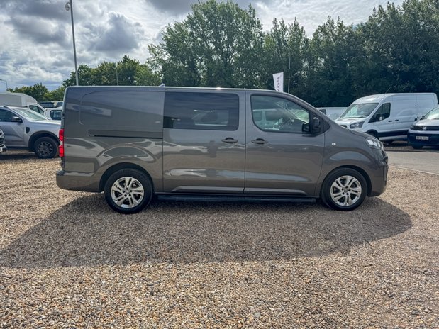 Vauxhall Vivaro Crew Cab AUTO LWB L2H1 Low Roof 3100 Elite Air Con Alloys Sensors Cam Nav E 6