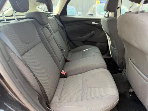 Ford Focus 1.6 Zetec Euro 5 5dr 19