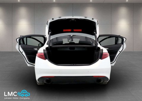 Alfa Romeo Giulia 2.0 Giulia Sprint TB Auto 4dr 52