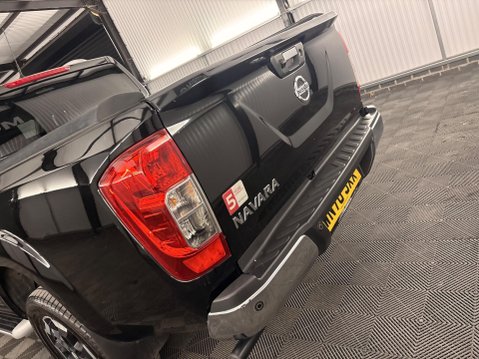 Nissan Navara 2.3 dCi Tekna Auto 4WD Euro 6 4dr 37