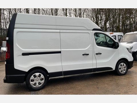 Renault Trafic 2.0 dCi Blue LH30 Business Panel Van 5dr Diesel Manual L2 H2 Euro 6 (s/s) ( 8