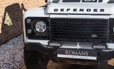Land Rover Defender 90 Bowler Edition 20