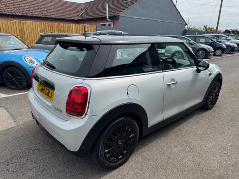 Mini Hatch COOPER CLASSIC 2