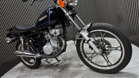 Suzuki GN 2002 31K CUSTOM CAFE RACER PROJECT BUILD 125CC 10
