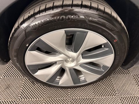 Tesla Model Y Auto RWD 5dr 28