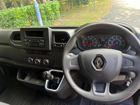 Renault Master 2.3 dCi ENERGY 35 Business Long Overhang Panel Van RWD LWB Medium Roof Euro 12