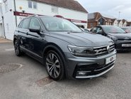 Volkswagen Tiguan R-LINE TECH TSI EVO DSG 5