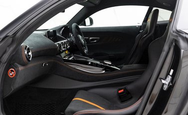 Mercedes-Benz Amg GT Black Series 13