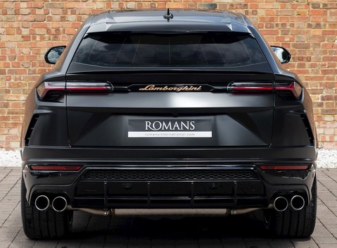 Lamborghini Urus 5
