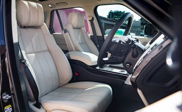 Land Rover Range Rover 4.4 SDV8 URBAN 12