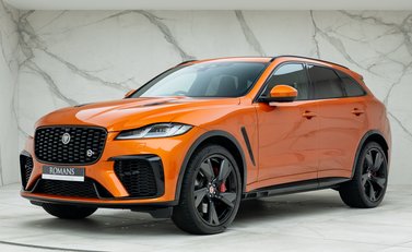 Jaguar F-Pace SVR 1