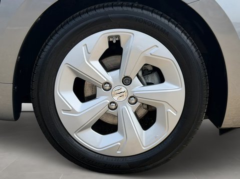 Suzuki Swift 1.2 Mild Hybrid Motion 5dr 13