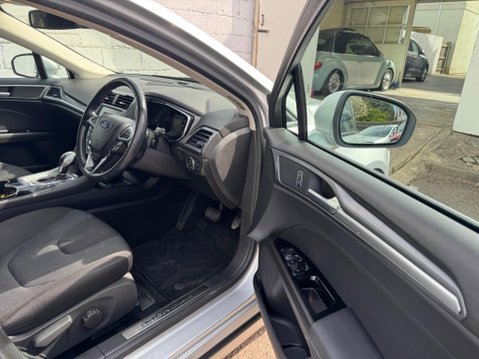 Ford Mondeo 2.0 TDCi Titanium Powershift Euro 6 (s/s) 5dr 40