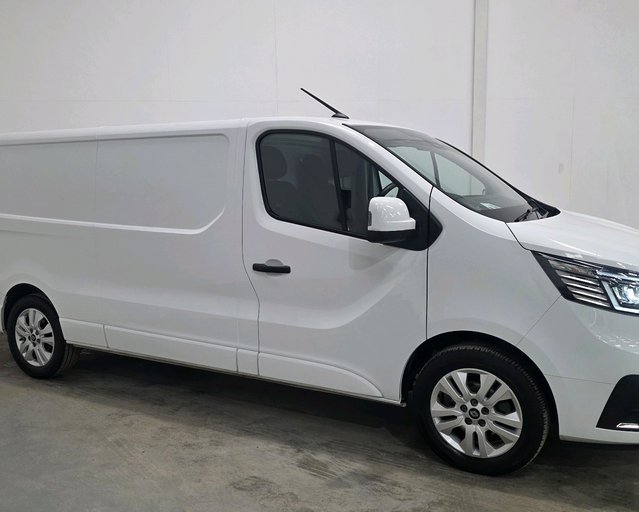 Renault Trafic RENAULT TRAFIC LWB DIESEL LL30 Blue dCi 130 Extra [Safety] Van