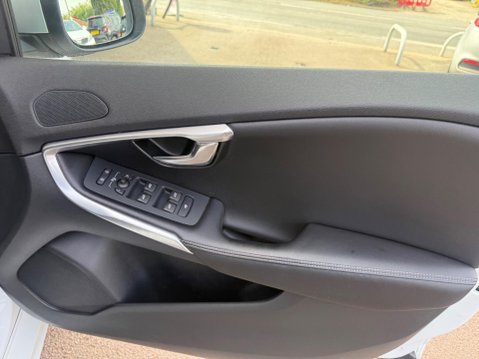 Volvo V40 2.0 T2 R-Design Euro 6 (s/s) 5dr 30