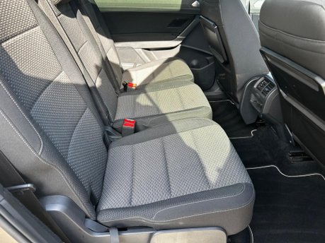 Volkswagen Touran 1.6 TDI BlueMotion Tech SE Family DSG Euro 6 (s/s) 5dr 25