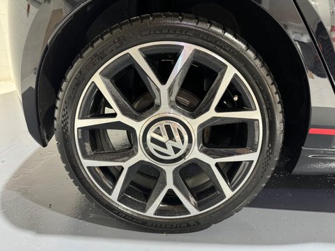 Volkswagen Up 1.0 TSI up! GTI 15