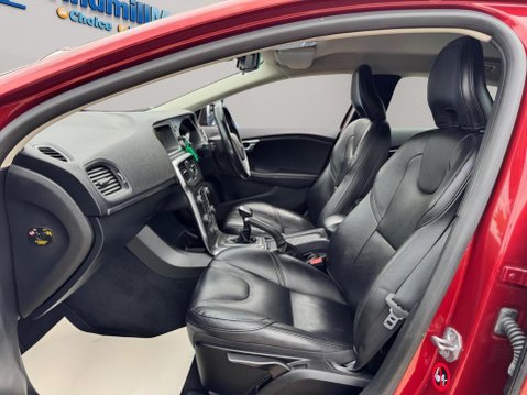 Volvo V40 2.0 D2 SE Lux Euro 6 (s/s) 5dr 37