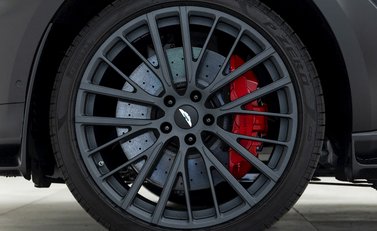 Aston Martin DBX 707 8