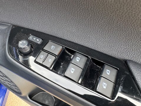 Toyota Prius 1.8 VVT-h Business Edition Plus CVT Euro 6 (s/s) 5dr (15in Alloy) 27