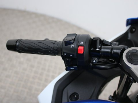 Suzuki GSX-R125 GSXR 125 RX M5 17