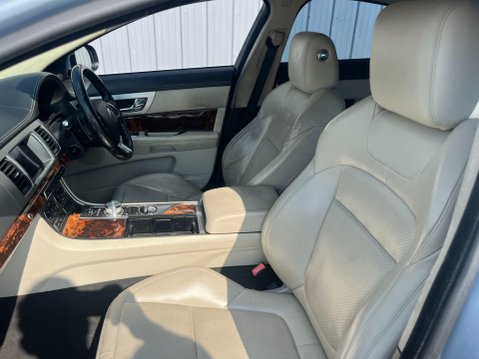 Jaguar XF 3.0d S V6 Portfolio Auto Euro 5 (s/s) 4dr 35
