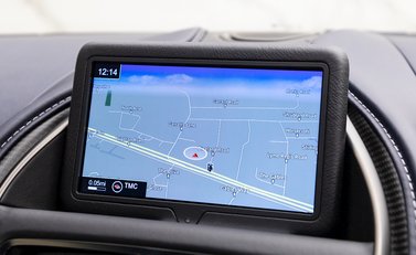 Aston Martin DBS Superleggera 17