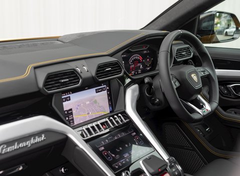 Lamborghini Urus 18