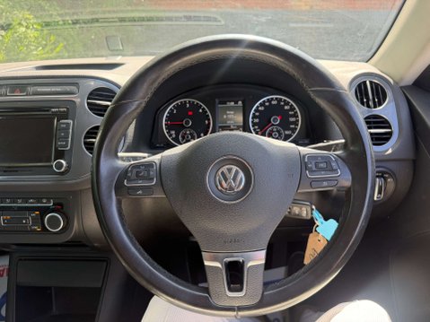 Volkswagen Tiguan 2.0 TDI BlueMotion Tech SE SUV 5dr Diesel Manual 4WD Euro 5 (s/s) (140 ps) 21