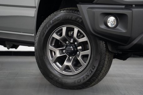 Suzuki Jimny Sierra SUV 1.5 AUTOMATIC petrol 21