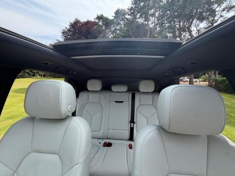 Porsche Macan S PDK 31
