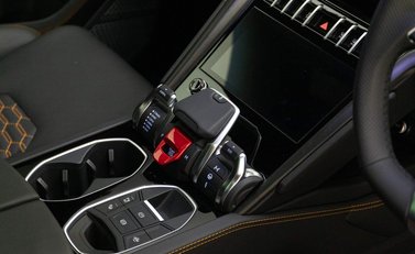 Lamborghini Urus V8 16