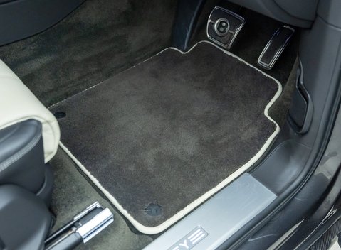 Bentley Bentayga V8 First Edition 28