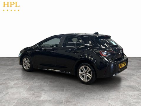 Toyota Corolla 2.0 VVT-h Icon Hatchback 5dr Petrol Hybrid CVT Euro 6 (s/s) (196 ps) 5