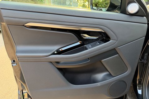 Land Rover Range Rover Evoque R-DYNAMIC HSE MHEV -TRIPLE BLACK - PAN ROOF - ONE OWNER -MERIDIAN -VATQ 23