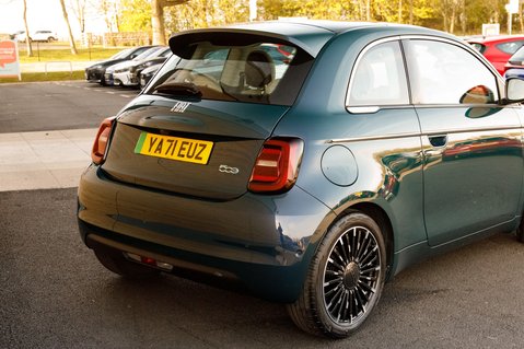 Fiat 500e LA PRIMA 9