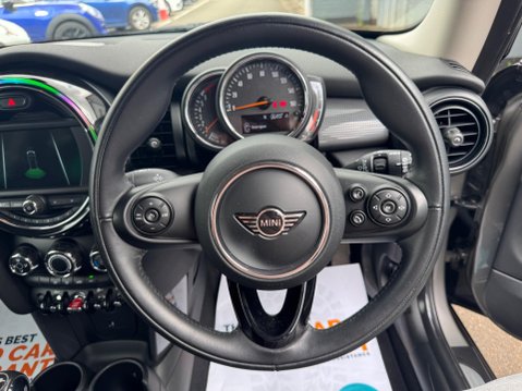 Mini Hatch 1.5 Cooper Euro 6 (s/s) 3dr 32