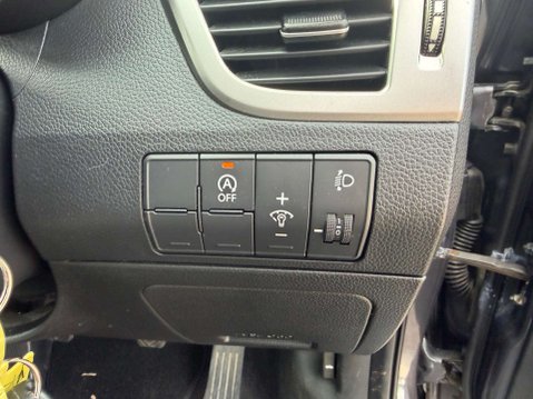 Hyundai i30 1.6 i30 SE Nav Blue Drive CRDi 5dr 31